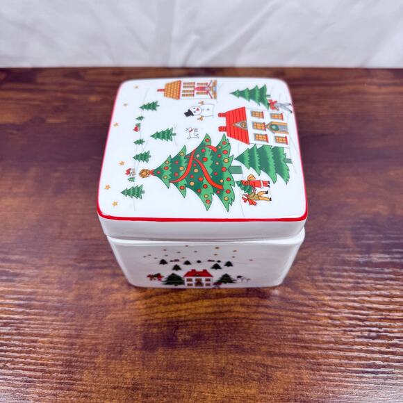 VTG Action Industries Christmas Ceramic Trinket Box – Holiday Scene w/ Lid - Picture 6 of 10